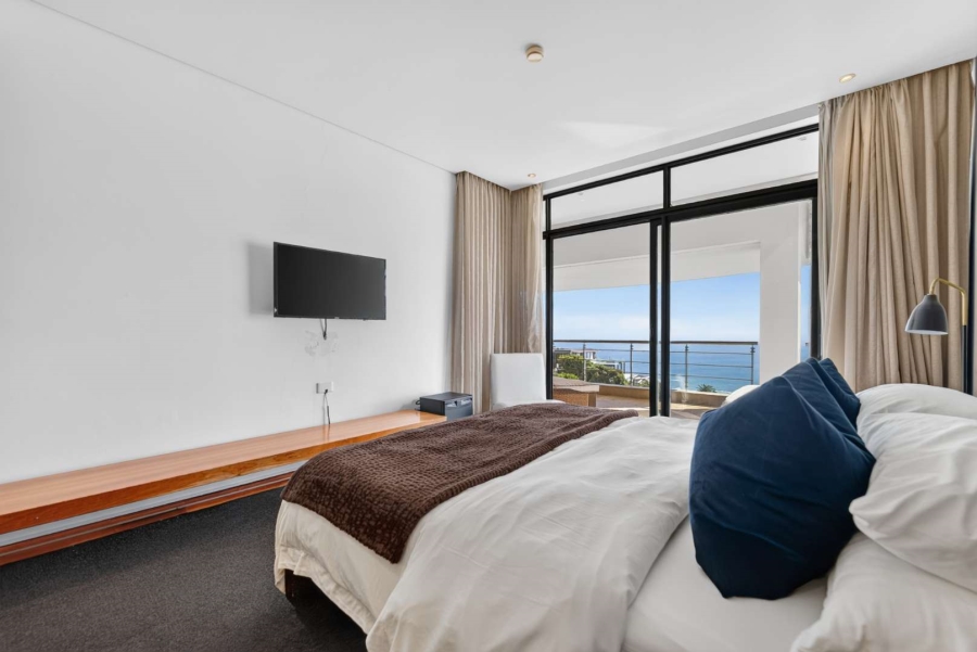 8 Bedroom Property for Sale in Bantry Bay Western Cape